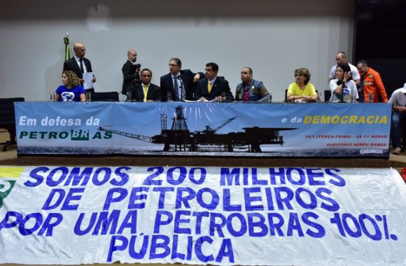 Ato foi organizado por parlamentares e organizações sociais