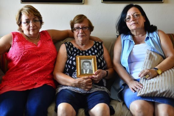 Thereza com as filhas Aparecida (esq.) e Márcia