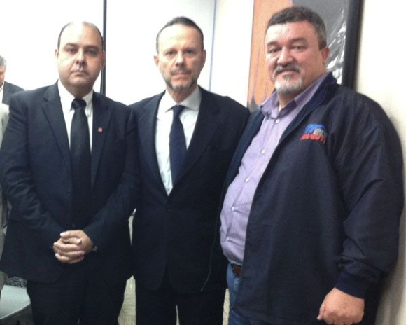 Vagner, Luciano Coutinho e Paulão, na sede do BNDES