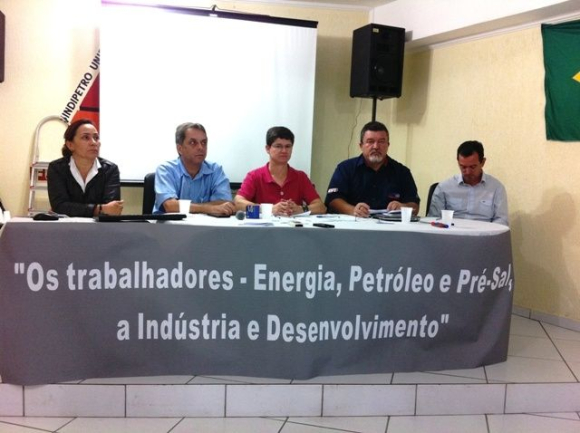 Paulo Cayres (2º a partir da dir.) destacou importância do macrossetor