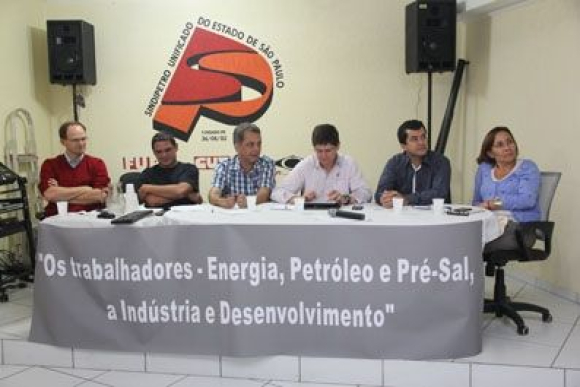 João Cayres (2º à dir.) integrou a mesa no primeiro dia do seminário
