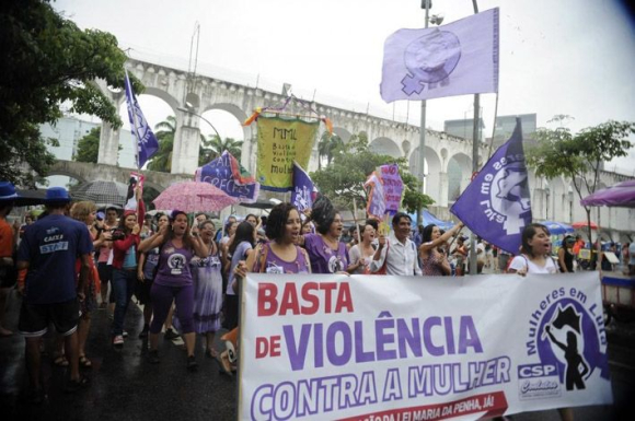 Rio de Janeiro: mulheres vão às ruas na Capital
