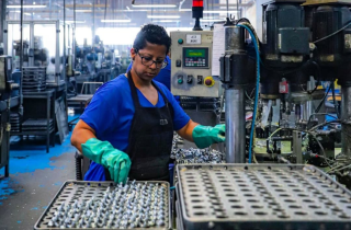 DIEESE: mulheres avançam na metalurgia, mas desigualdades persistem