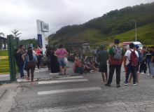 Trabalhadores da Seara Alimentos de São José entram em greve por reajuste salarial