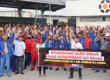 Metalúrgicos no Espírito Santo protestam contra desemprego e importação de ônibus