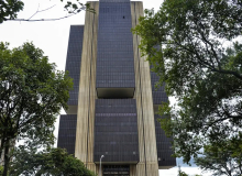 BC mantém juros básicos em 15% ao ano pela segunda vez seguida