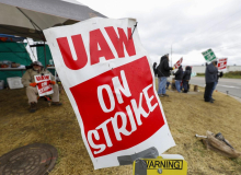 Trabalhadores nos Estados Unidos fazem greve histórica e dão exemplo de organização