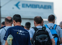 Trabalhadores lutam contra as 2.500 demissões anunciadas pela Embraer