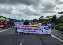 Paralisação em estaleiros de Suape (PE) pede retomada do setor naval e mais empregos