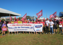 Marcha em Brasília pressiona por redução da jornada e fim da escala 6x1