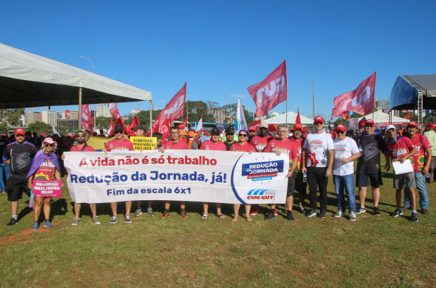 Marcha em Brasília pressiona por redução da jornada e fim da escala 6x1