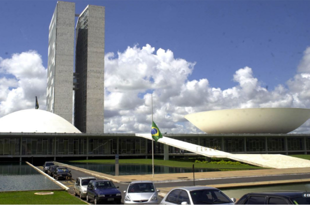 Atos "Centrão, o povo não vai pagar a conta" se espalham pelo país. Veja os locais
