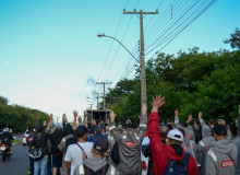 Em Canoas, terceirizados da REFAP iniciam greve por melhores condições de trabalho