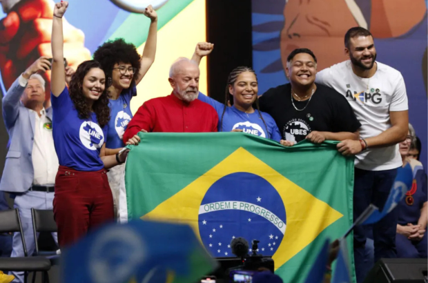 Com Lula, CNM/CUT participa de ato em defesa da Educação e o futuro da juventude