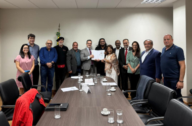 Trabalhadores entregam Plataforma Naval do Cone Sul e reforçam unidade regional