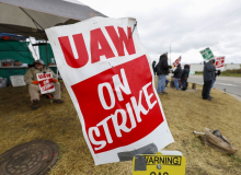 Depois de reprovar acordo, trabalhadores nos EUA decidem permanecer em greve