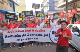 Metalúrgicos fazem ato pela redução de jornada sem a redução de salário em Itanhaém
