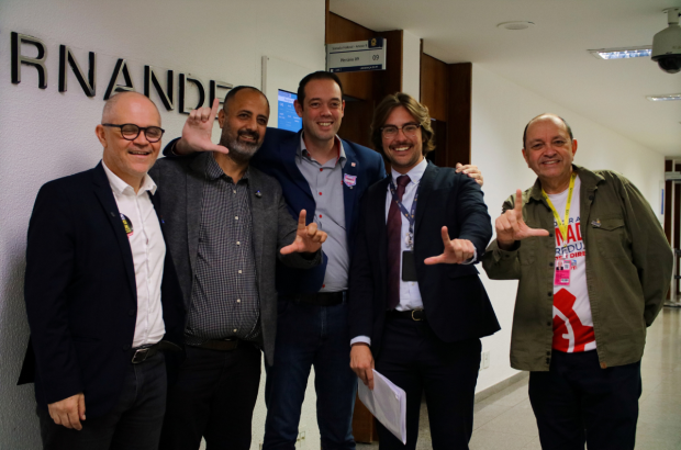 Depois da CCJ, CNM/CUT convoca pressão no Plenário do Senado pelo fim da escala 6x1