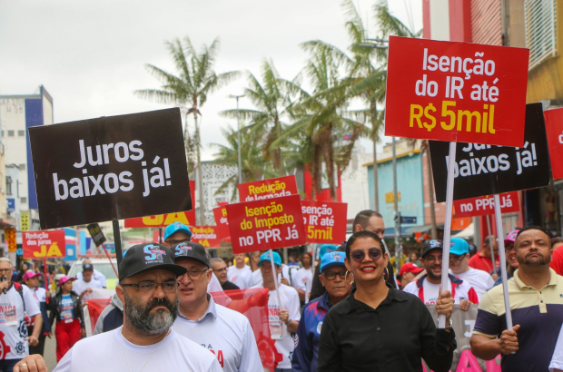 “É um salário a mais para o trabalhador”, diz presidente da CNM sobre isenção do IR