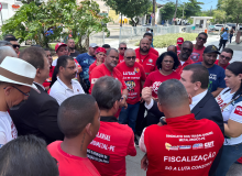 Metalúrgicos de PE avançam em acordo após decretarem greve