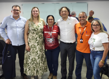 Fausto debate futuro do trabalho com metalúrgicos em Manaus