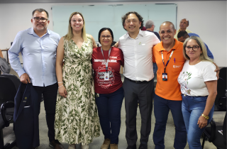 Fausto debate futuro do trabalho com metalúrgicos em Manaus
